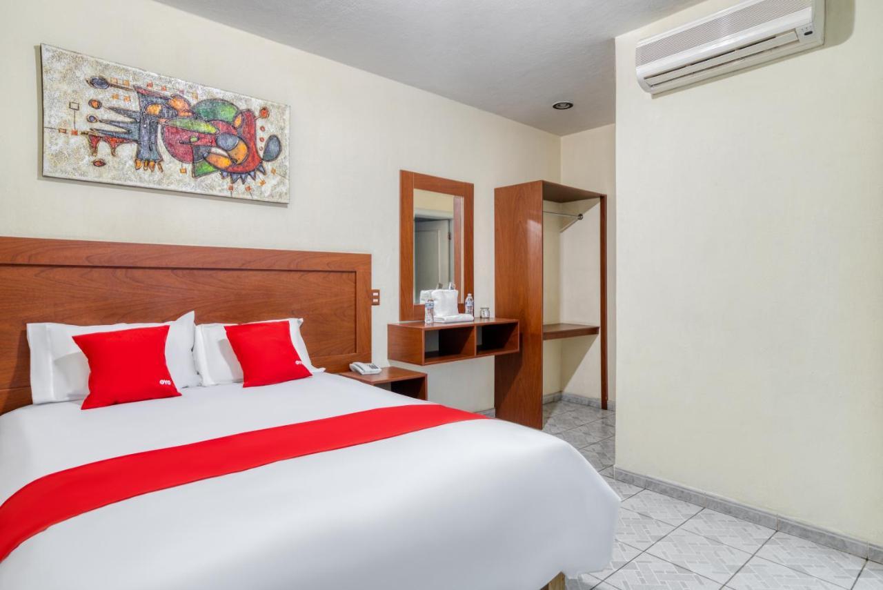 Oyo Hotel Platinium Gran Hotel,Guadalajara,Artesanias Tonala Екстериор снимка